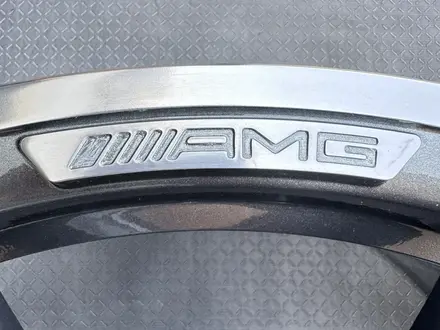 Оригинальные диски AMG R22 на Mercedes G Classe W463 Гелендваген за 1 100 000 тг. в Алматы – фото 29