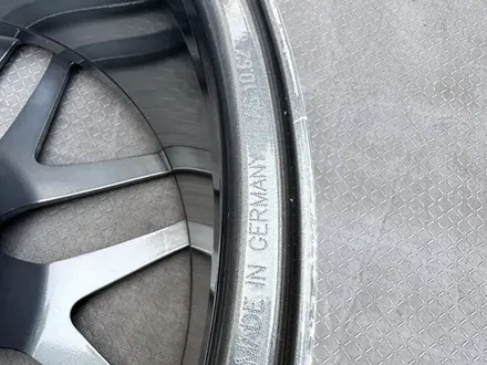 Оригинальные диски AMG R22 на Mercedes G Classe W463 Гелендваген за 1 100 000 тг. в Алматы – фото 34