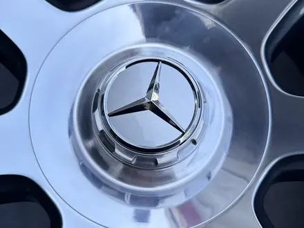 Оригинальные диски AMG R22 на Mercedes G Classe W463 Гелендваген за 1 100 000 тг. в Алматы – фото 37