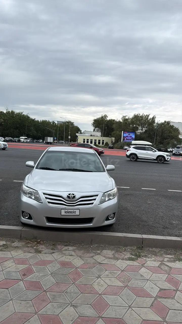 Toyota Camry, 2011