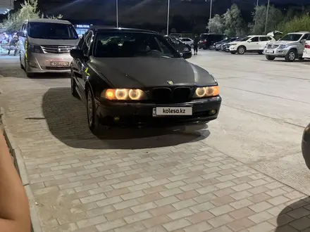 BMW 530 2002 года за 3 200 000 тг. в Актау – фото 5