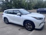 Toyota Highlander 2022 года за 25 000 000 тг. в Алматы – фото 3