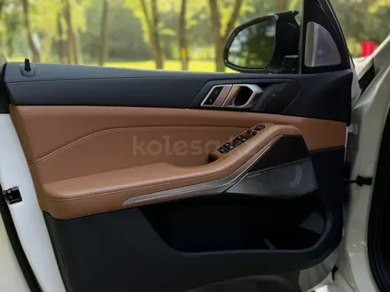 BMW X5 2022 года за 33 000 000 тг. в Алматы – фото 26