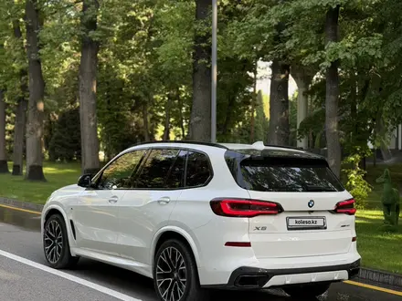 BMW X5 2022 года за 33 000 000 тг. в Алматы – фото 4