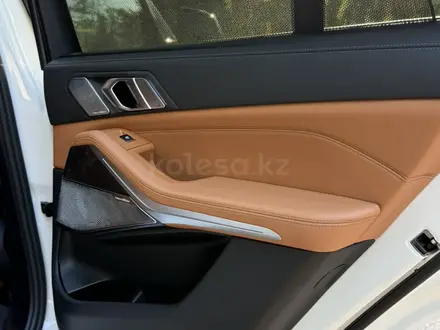 BMW X5 2022 года за 33 000 000 тг. в Алматы – фото 31