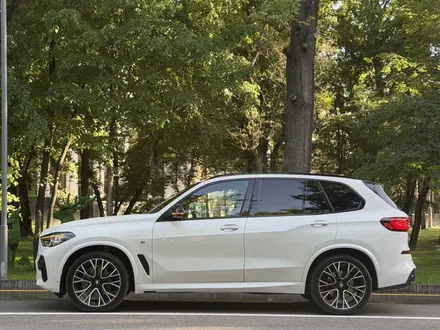 BMW X5 2022 года за 33 000 000 тг. в Алматы – фото 3