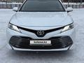 Toyota Camry 2018 года за 14 000 000 тг. в Павлодар – фото 2