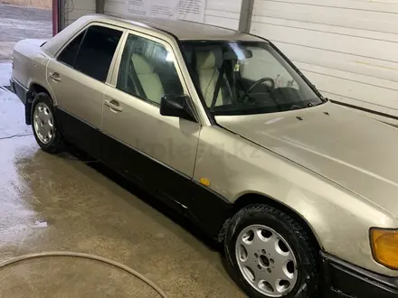 Mercedes-Benz E 200 1989 года за 1 100 000 тг. в Караганда – фото 6