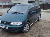 Volkswagen Sharan 1997 года за 2 200 000 тг. в Атырау – фото 3