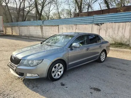 Skoda Superb 2012 года за 4 000 000 тг. в Алматы – фото 7