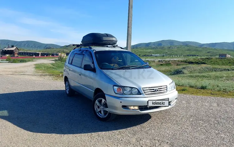 Toyota Ipsum 1997 года за 3 500 000 тг. в Усть-Каменогорск