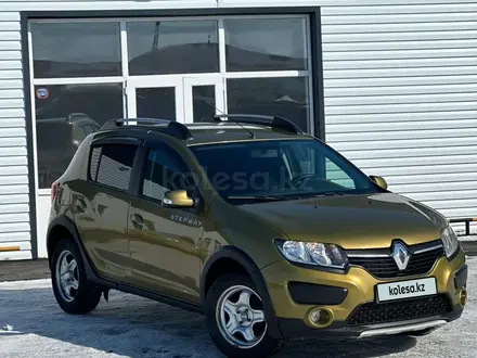 Renault Sandero Stepway 2015 года за 5 300 000 тг. в Актобе