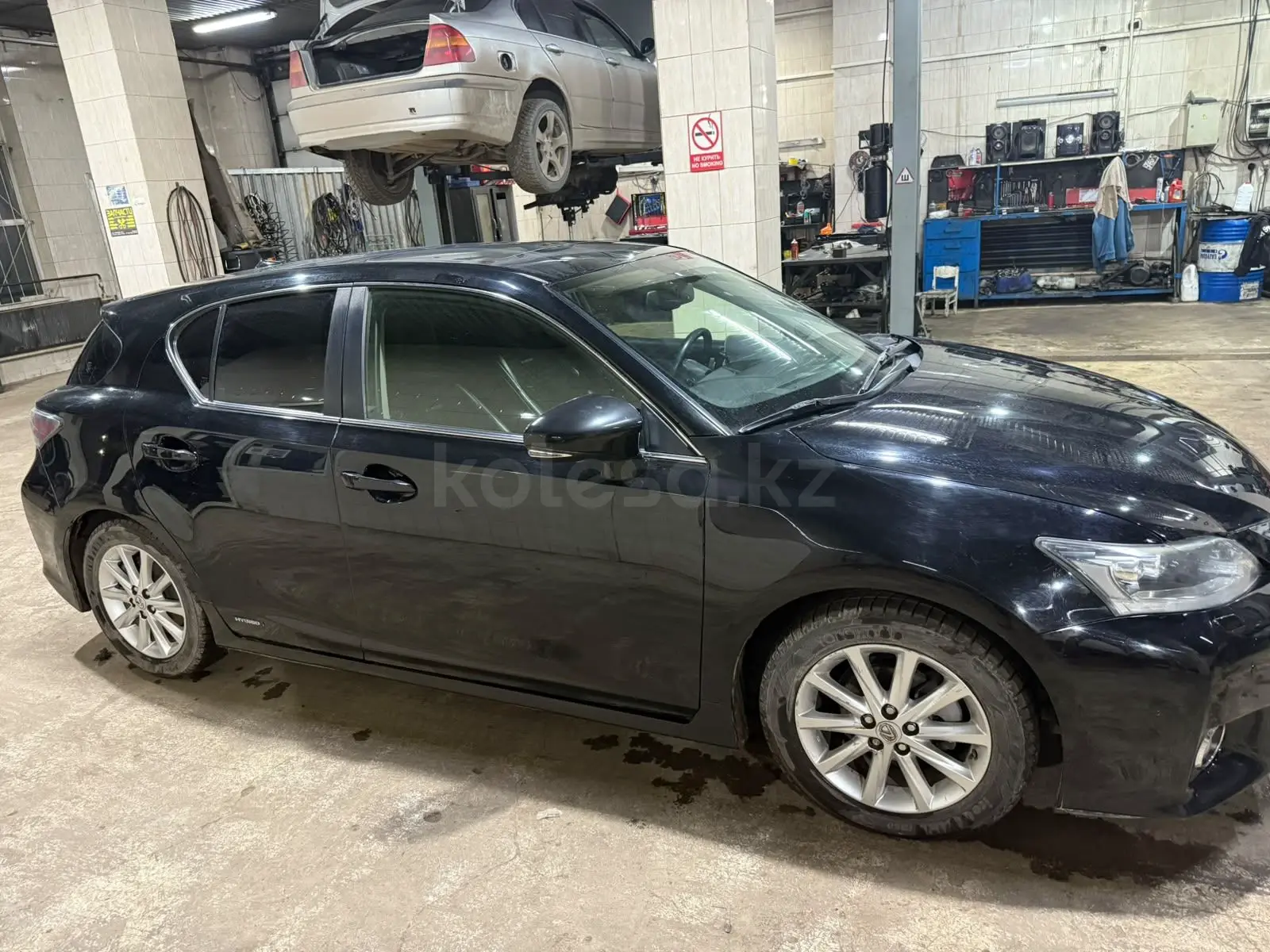 Lexus ct-200h, 2011