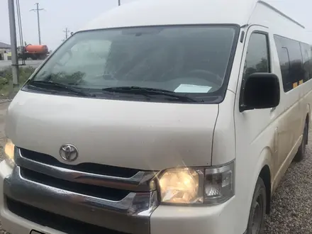 Toyota Hiace 2017 года за 13 000 000 тг. в Атырау