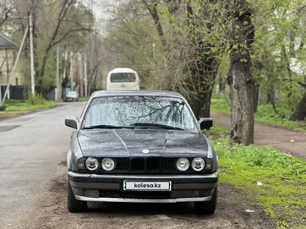 BMW 520 1991 года за 1 020 000 тг. в Алматы