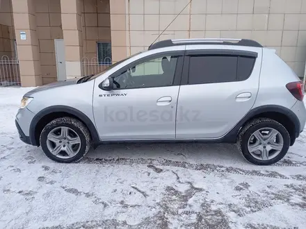 Renault Sandero Stepway 2022 года за 7 500 000 тг. в Астана – фото 4