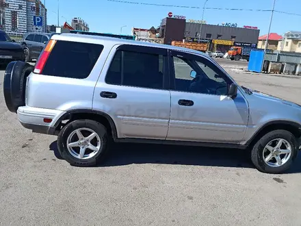 Honda CR-V 1998 года за 3 800 000 тг. в Караганда – фото 4