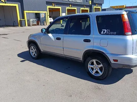 Honda CR-V 1998 года за 3 800 000 тг. в Караганда – фото 7