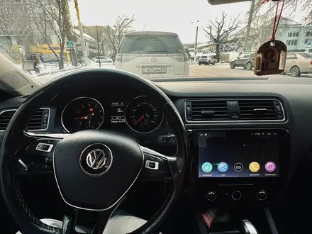 Volkswagen Jetta 2017 года за 7 600 000 тг. в Алматы – фото 4
