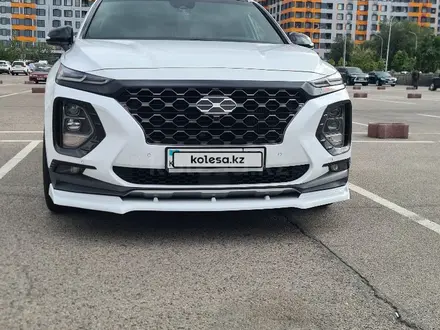 Hyundai Santa Fe 2020 года за 15 400 000 тг. в Алматы
