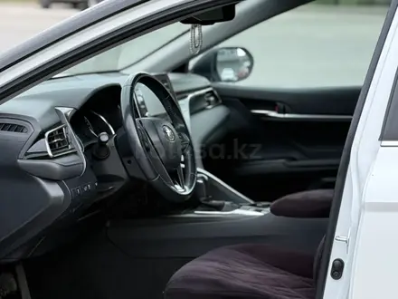 Toyota Camry 2021 года за 13 900 000 тг. в Павлодар – фото 12