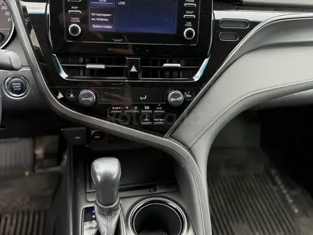 Toyota Camry 2021 года за 13 900 000 тг. в Павлодар – фото 16