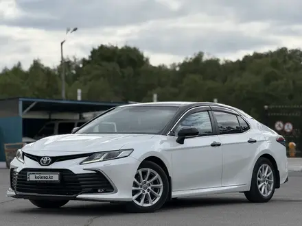 Toyota Camry 2021 года за 13 900 000 тг. в Павлодар – фото 2
