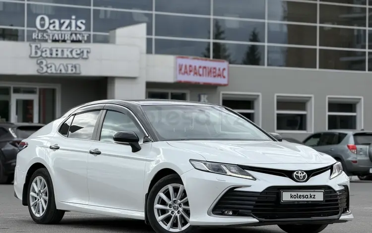 Toyota Camry 2021 года за 13 900 000 тг. в Павлодар