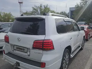 Lexus LX 570