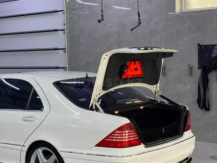 Mercedes-Benz S 55 2000 года за 7 500 000 тг. в Актау – фото 2