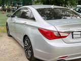 Hyundai Sonata 2011 годаүшін4 200 200 тг. в Алматы – фото 3