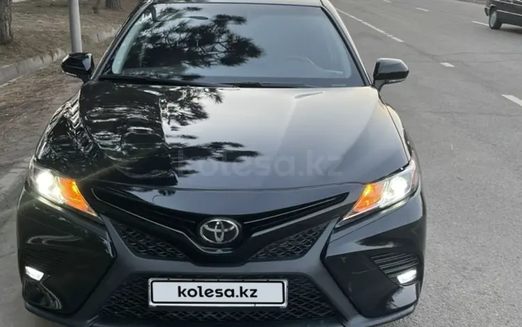 Toyota Camry 2019 года за 13 000 000 тг. в Алматы