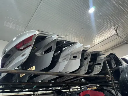 Крышка багажника Kia за 12 500 тг. в Астана