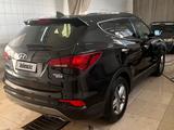 Hyundai Santa Fe 2017 года за 7 800 000 тг. в Атырау – фото 3