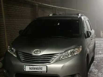 Toyota Sienna 2015 года за 16 000 000 тг. в Алматы – фото 2