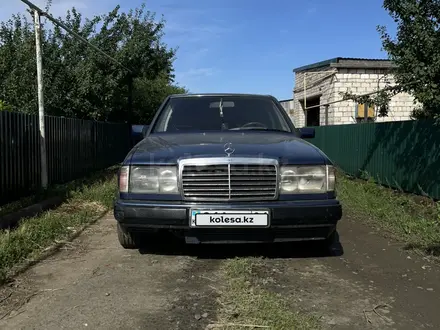 Mercedes-Benz E 260 1992 года за 1 700 000 тг. в Актобе – фото 2