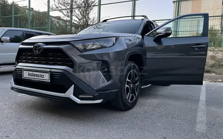 Toyota RAV4 2020 года за 14 200 000 тг. в Шымкент