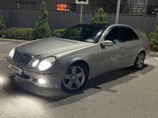 Mercedes-Benz E 320