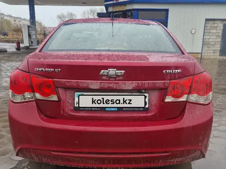 Chevrolet Cruze 2013 года за 2 800 000 тг. в Астана – фото 4