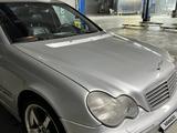 Mercedes-Benz C 240 2002 годаүшін3 300 000 тг. в Семей – фото 4