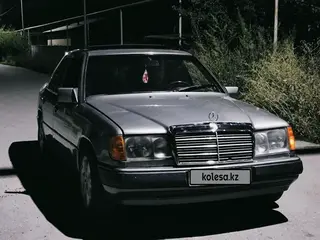 Mercedes-Benz E 230