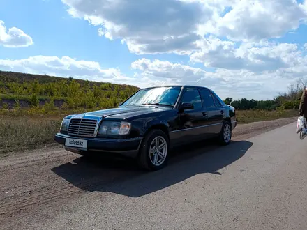 Mercedes-Benz E 230 1991 года за 2 500 000 тг. в Караганда – фото 6