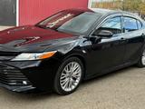 Toyota Camry 2018 годаfor13 000 000 тг. в Уральск – фото 3