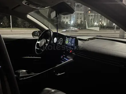 Hyundai Elantra 2021 года за 8 700 000 тг. в Уральск – фото 12