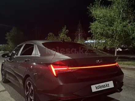 Hyundai Elantra 2021 года за 8 700 000 тг. в Уральск – фото 5