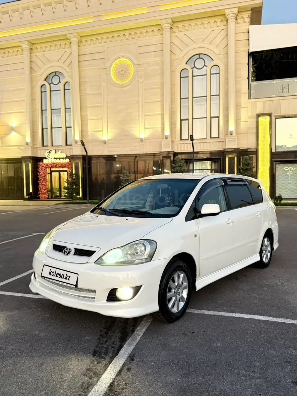 Toyota Ipsum, 2005