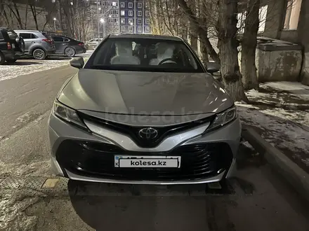 Toyota Camry 2019 года за 11 200 000 тг. в Экибастуз – фото 2