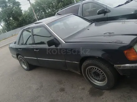 Mercedes-Benz E 230 1991 года за 650 000 тг. в Алматы – фото 2