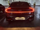 Hyundai Sonata 2021 года за 10 900 000 тг. в Алматы – фото 2