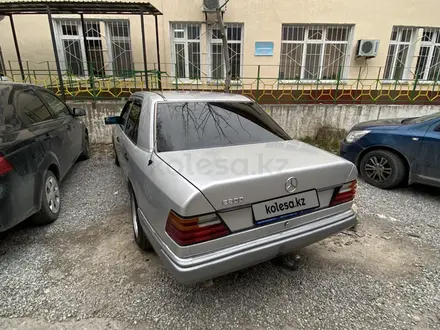 Mercedes-Benz E 230 1991 года за 1 850 000 тг. в Туркестан – фото 3